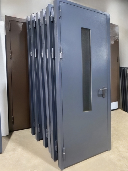 Партия остекленных дверей