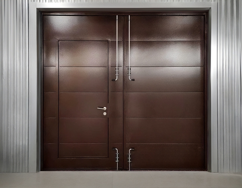 Коричневые металлические ворота Коричневые металлические ворота